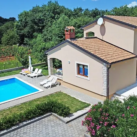 Villa Paris Iii Radetici