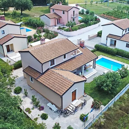 Villa Paris Iii *