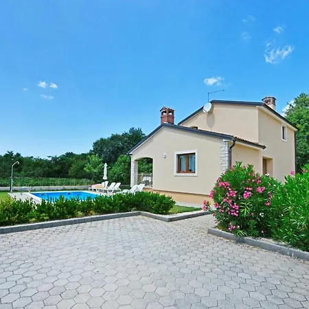 Villa Paris Iii *